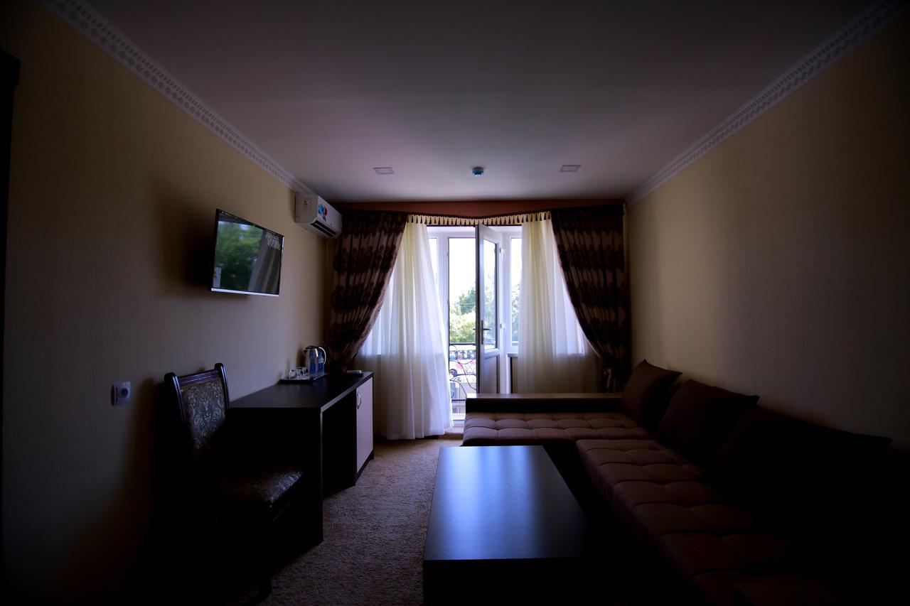 Art Palace Hotel Tasken Kültér fotó